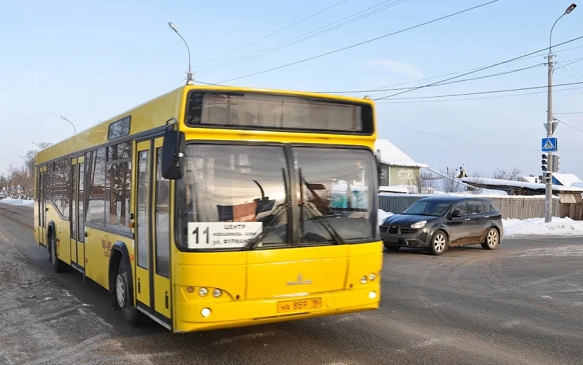 Автобусы перенаправили из-за ДТП на ул. Азина в Ижевске.