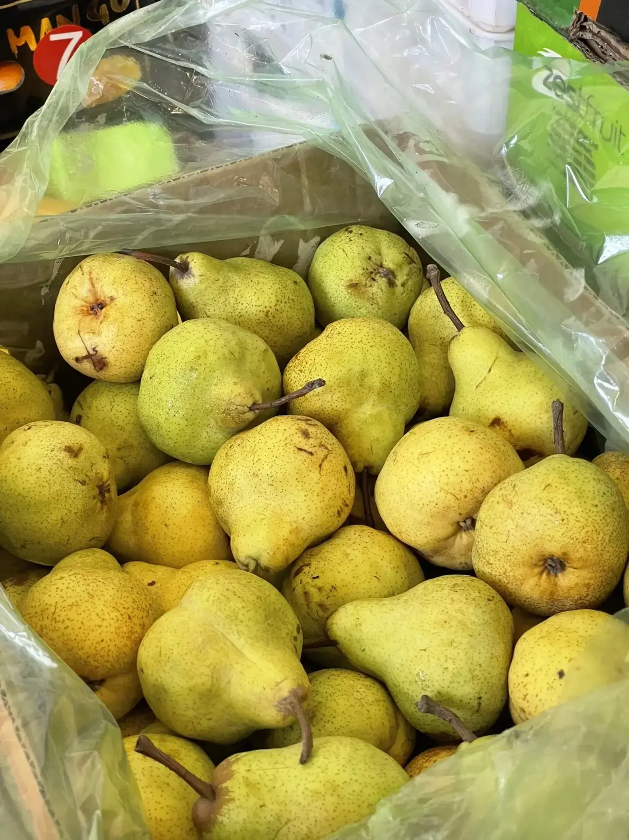 Эту грушу совсем вам забыли показать 🍐 

Она в наличии. 
• 180 ₽/кг 
• Любое количество