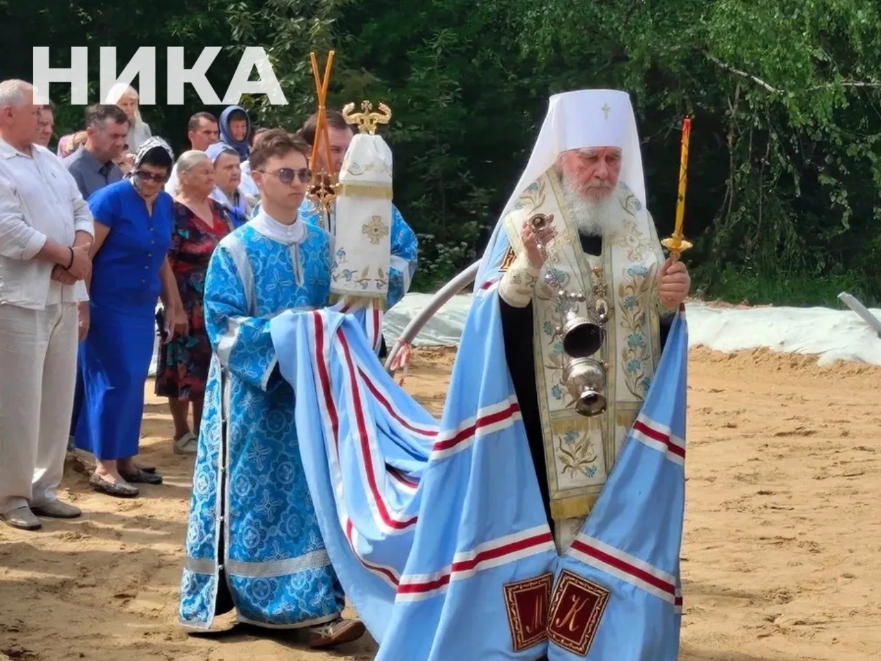⛪Новая церковь в Крутицах

В Калужской деревне Крутицы митрополит Калужский и Боровский Климент освя