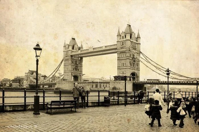 30 июня 1894 года в Лондоне был торжественно открыт Тауэрский мост (Tower Bridge), став...