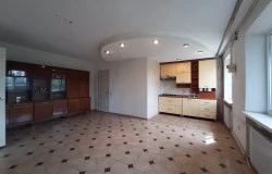 Продам 2х ком.кв-ру, ул.Кирова 22, 5/5.