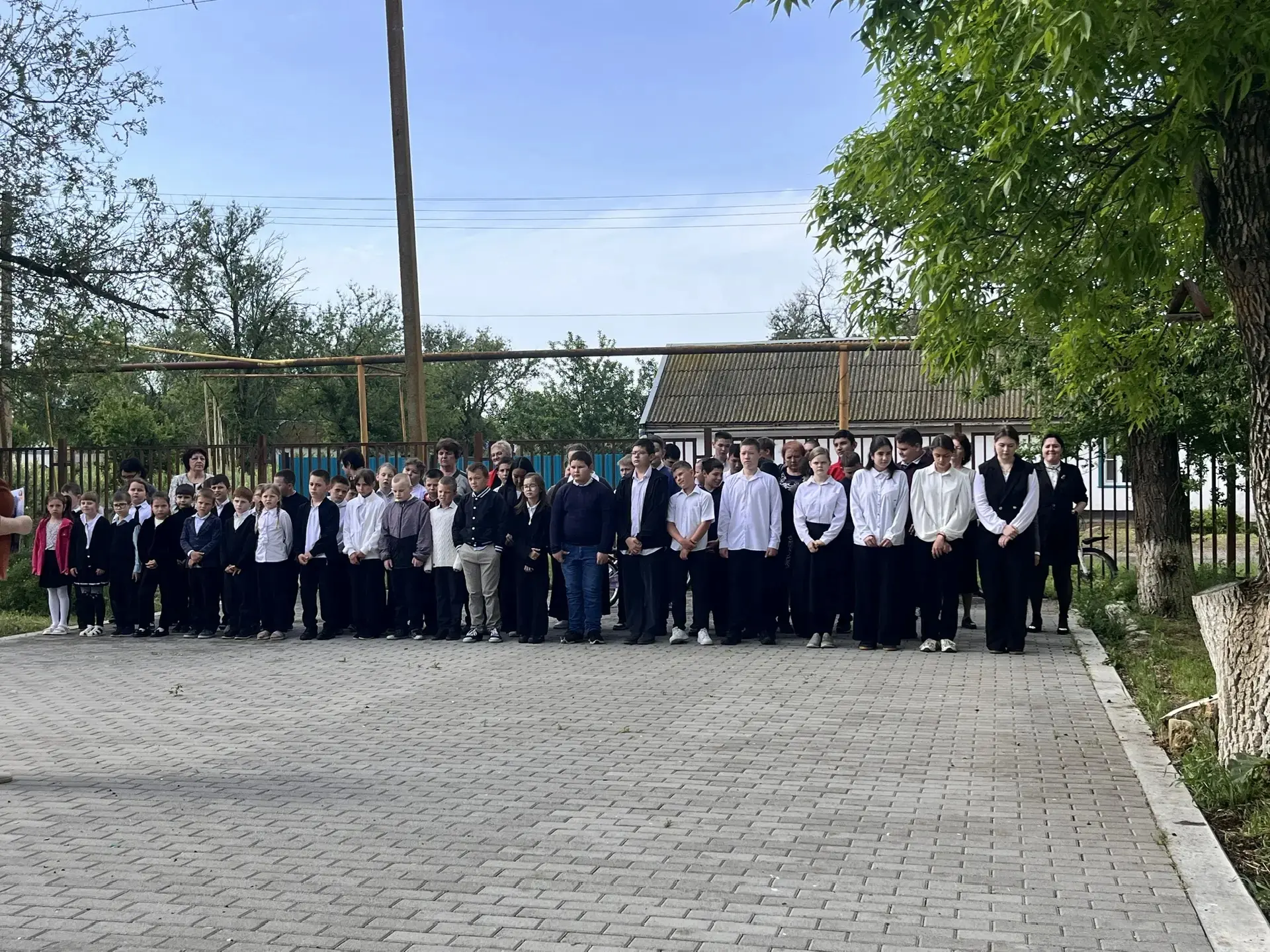 🇷🇺ТОРЖЕСТВЕННАЯ ЛИНЕЙКА, посвященная поднятию Государственного флага Российской Федер...