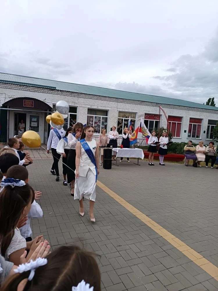 Последний звонок в Куликовской и Киквидзенской школах: трогательные моменты и напутствия