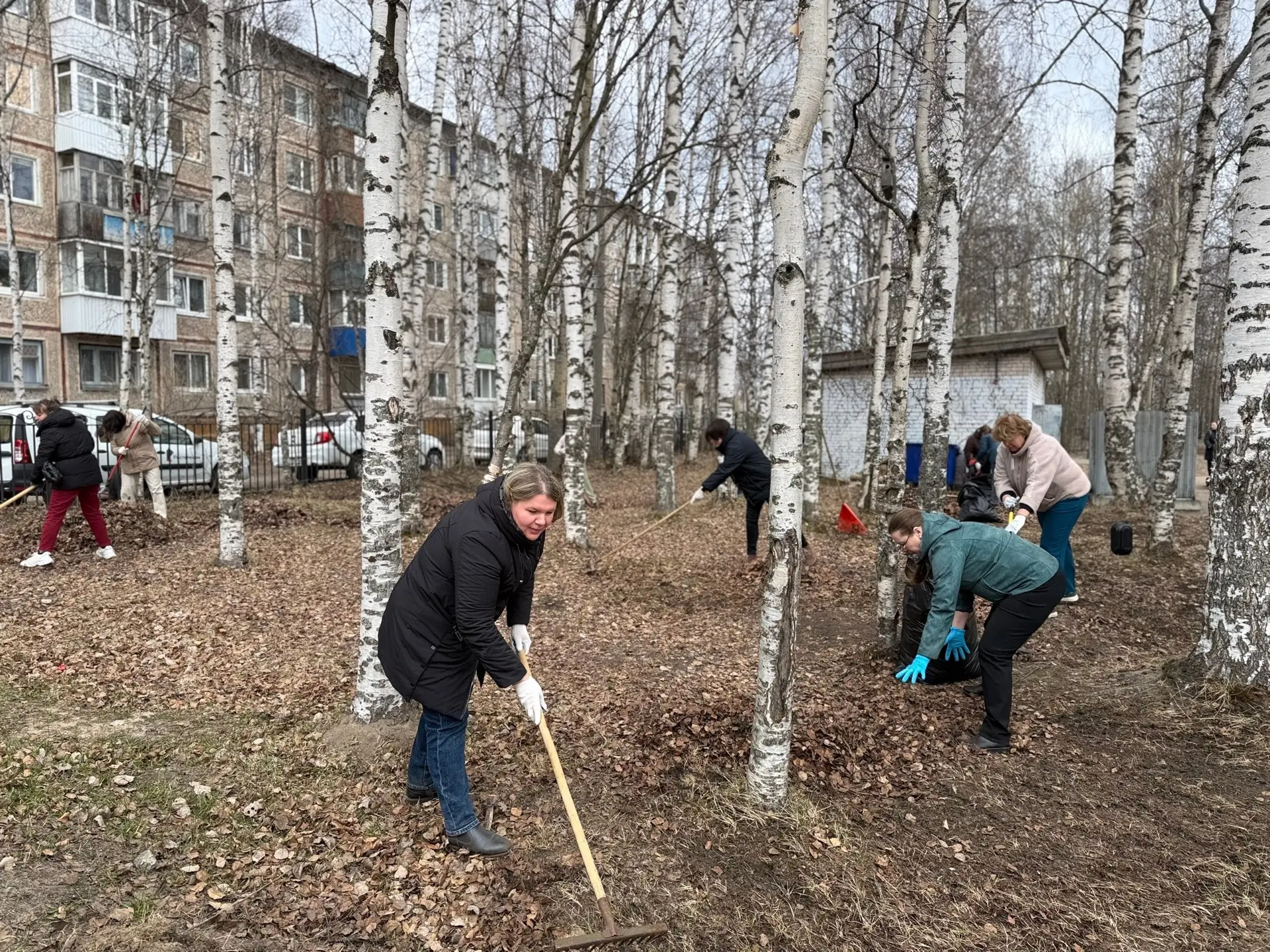🌿 ВЕСНА — ВРЕМЯ НАВОДИТЬ ПОРЯДОК!  Педагоги нашей школы дали старт традиционным весенним субботникам