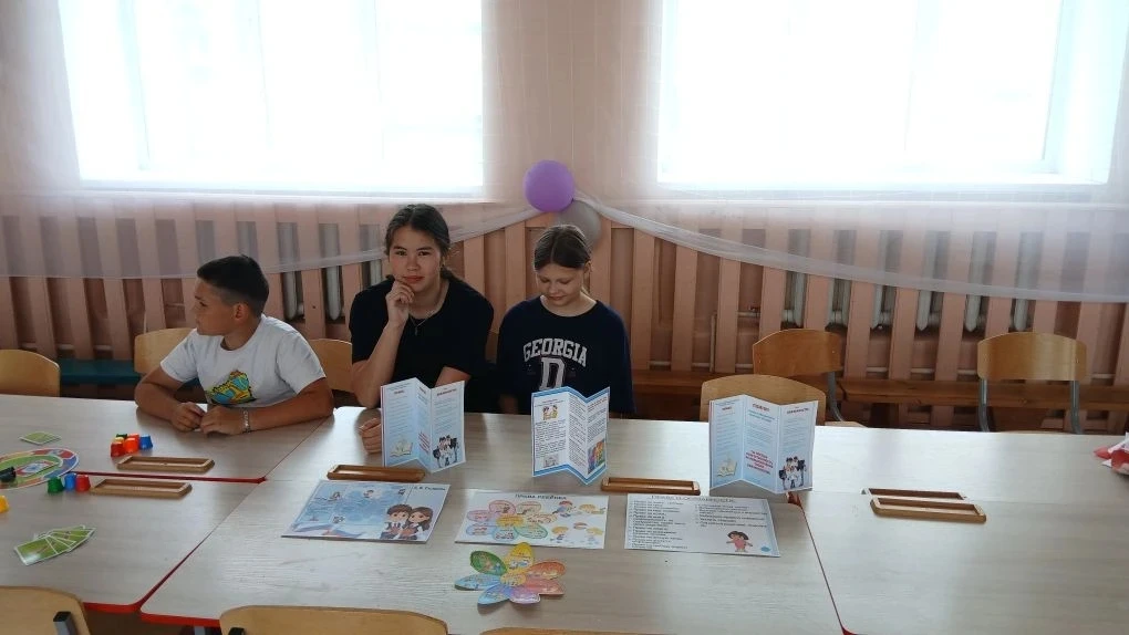 🌞 **День 11 в летнем детском лагере** 🌞

✨ Сегодняшний день начался с бодрой зарядки! 💪🎉

🧠 Пот
