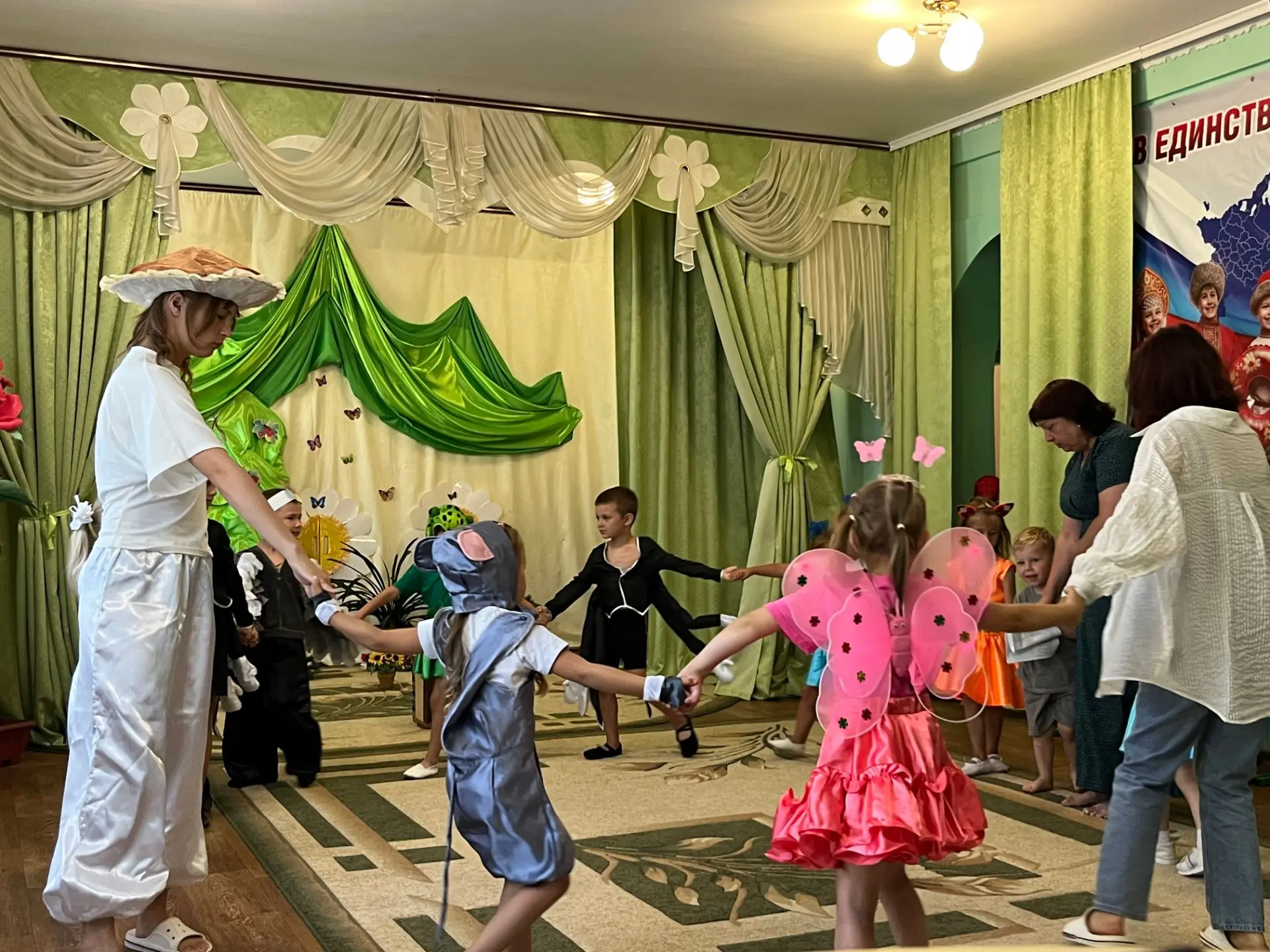Сегодня в ГБДОУ ХО "Стрелковский детский сад Ласточка" прошла театральная постановка от...