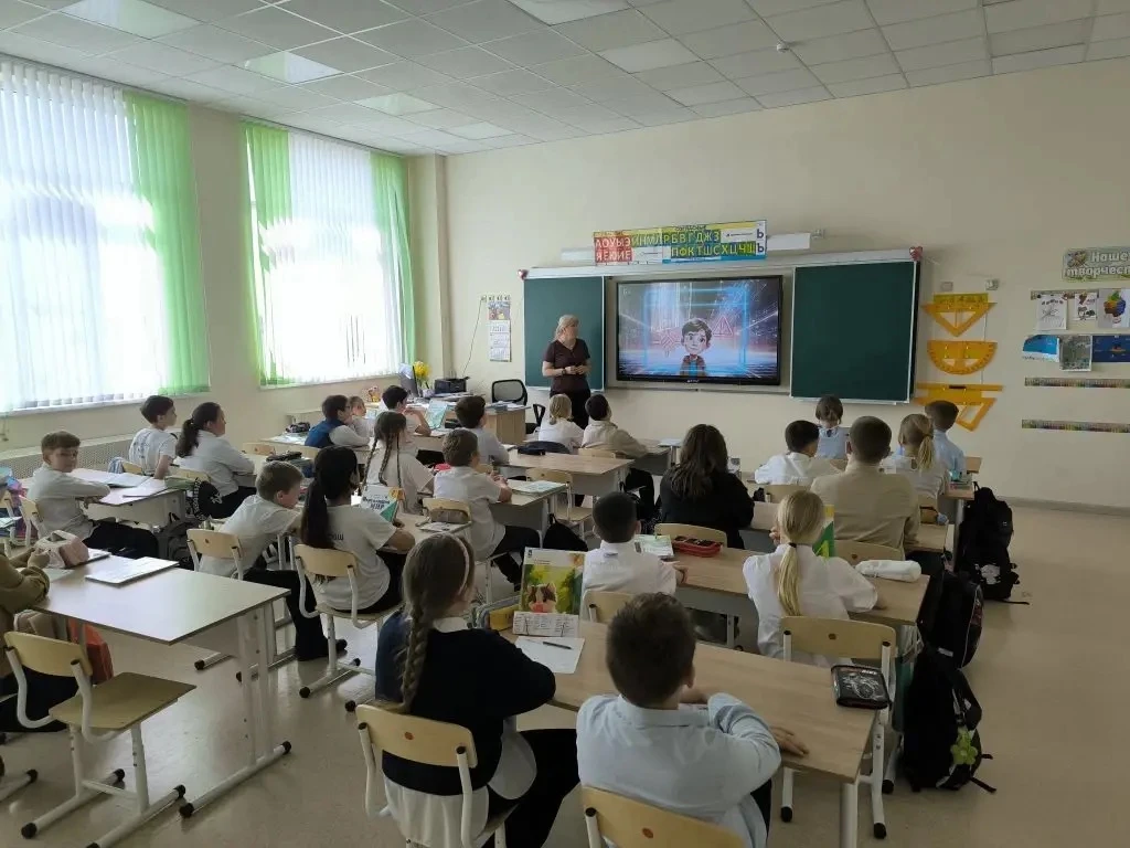 В МБОУ СОШ №17 г. Азова проведена серия профилактических занятий по формированию навыков безопасного