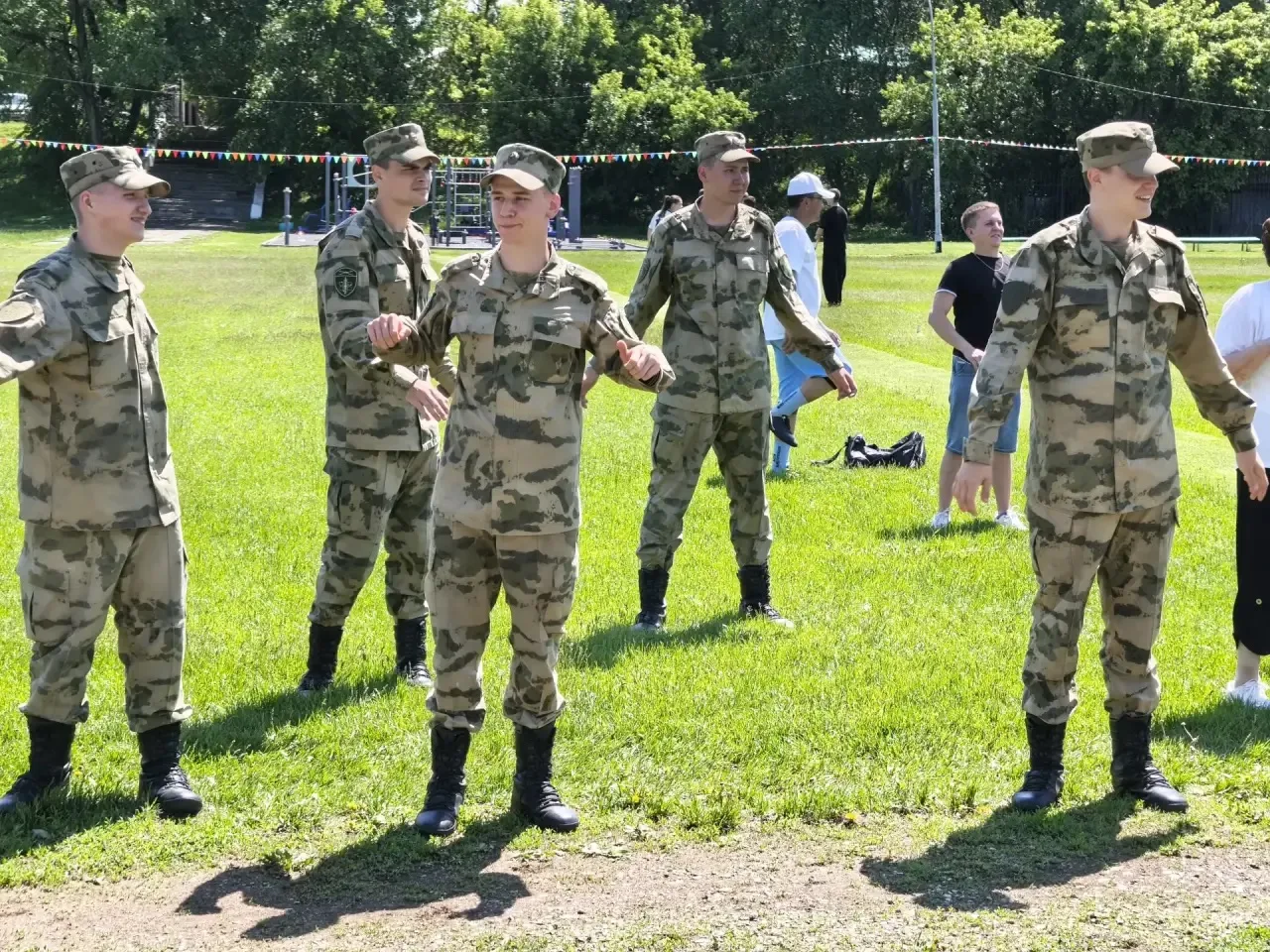 На центральном стадионе нашего села было по-настоящему жарко! 🔥 Сегодня здесь прошла традиционная л