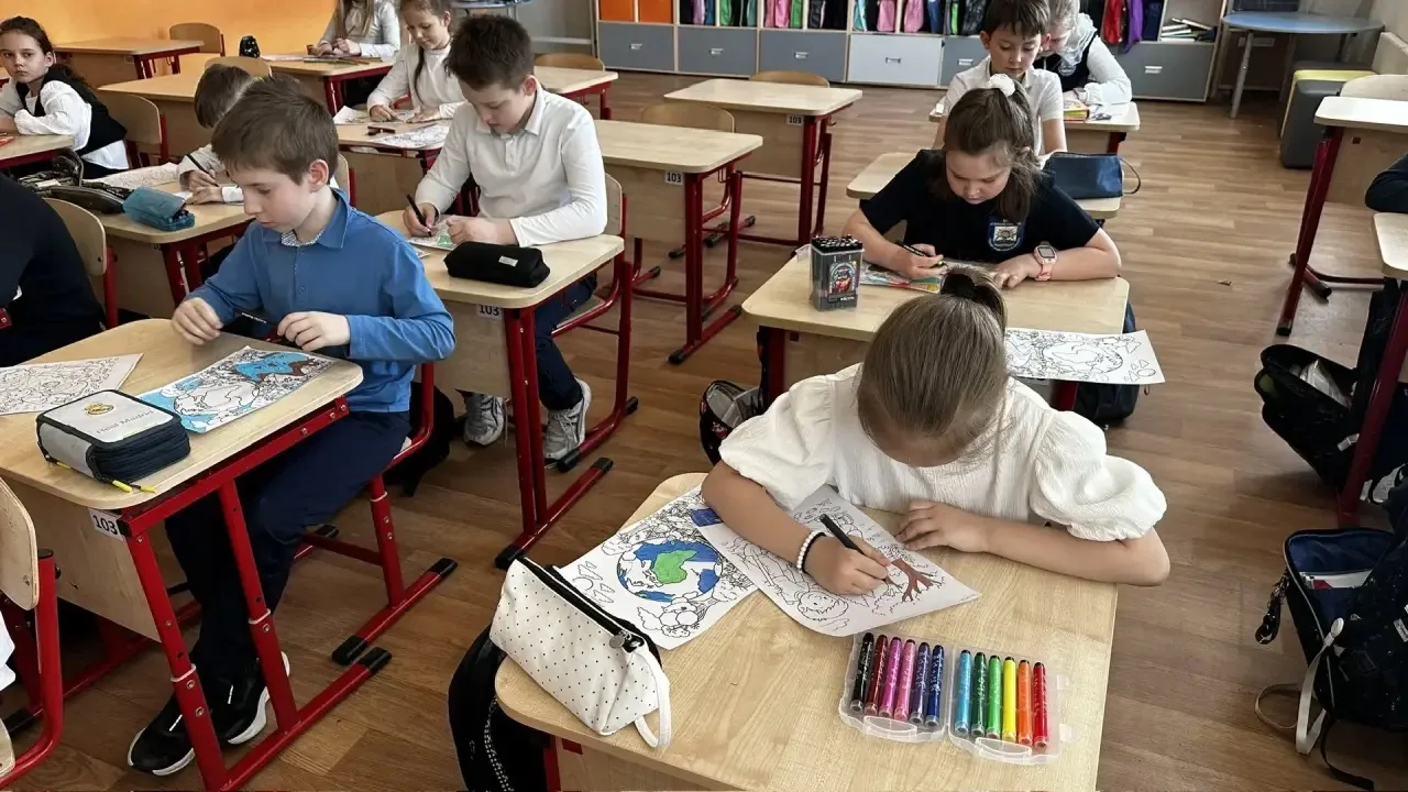 Сегодня Орлята из 3‑В класса МОУ «Глебовская СОШ» с большим интересом отметили «День Земли» 🌎 Ребята