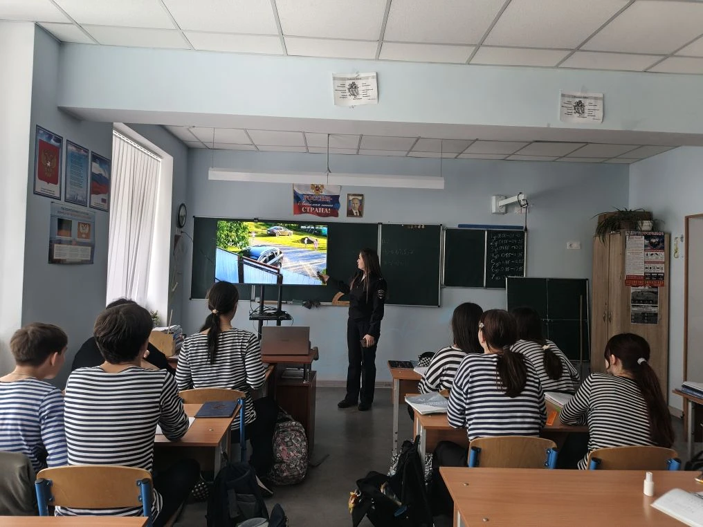Сегодня нашу школу посетили инспектора