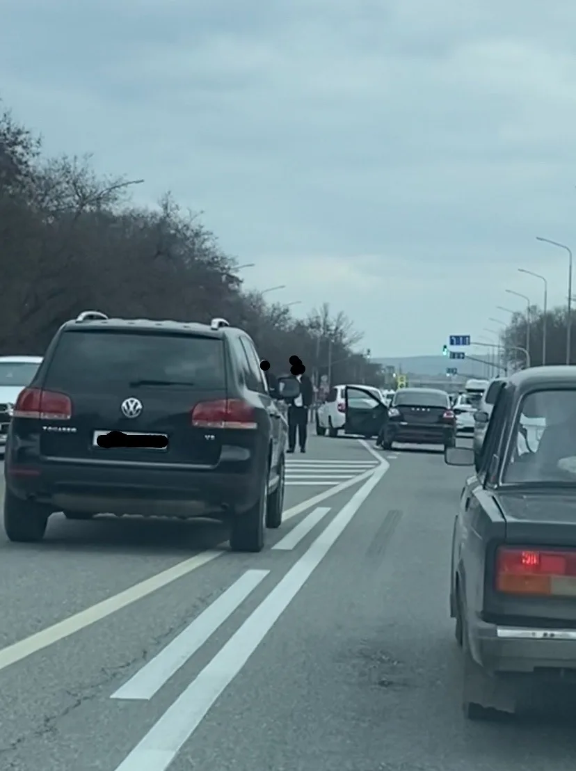 ⚠️ ДТП между прогрессом и мемориалом.