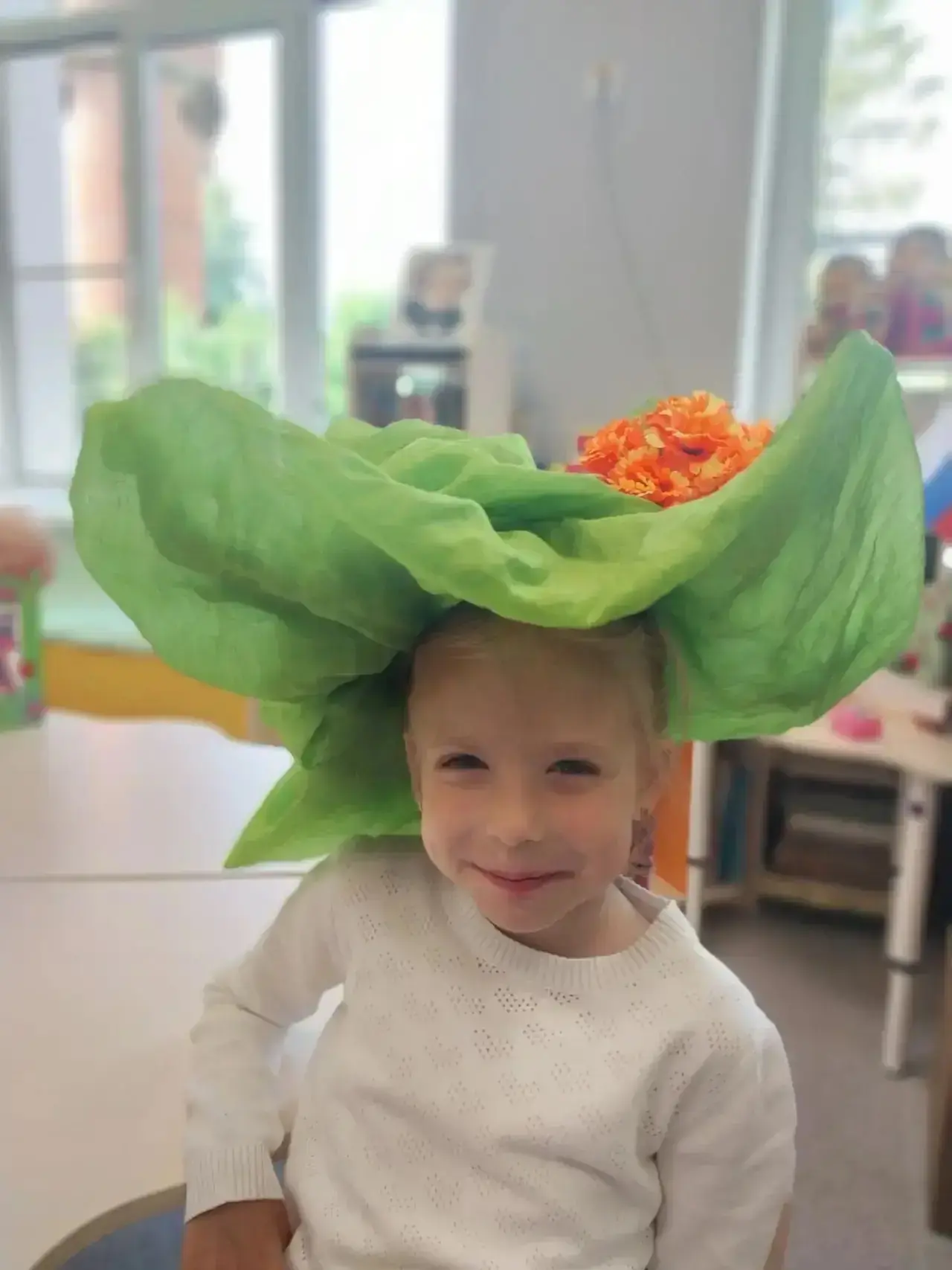 🎩🌸☀️ Фестиваль панамок и конкурс летних шляп в дошкольном отделении «Алёнушка»! ☀️🌸🎩

И пусть по