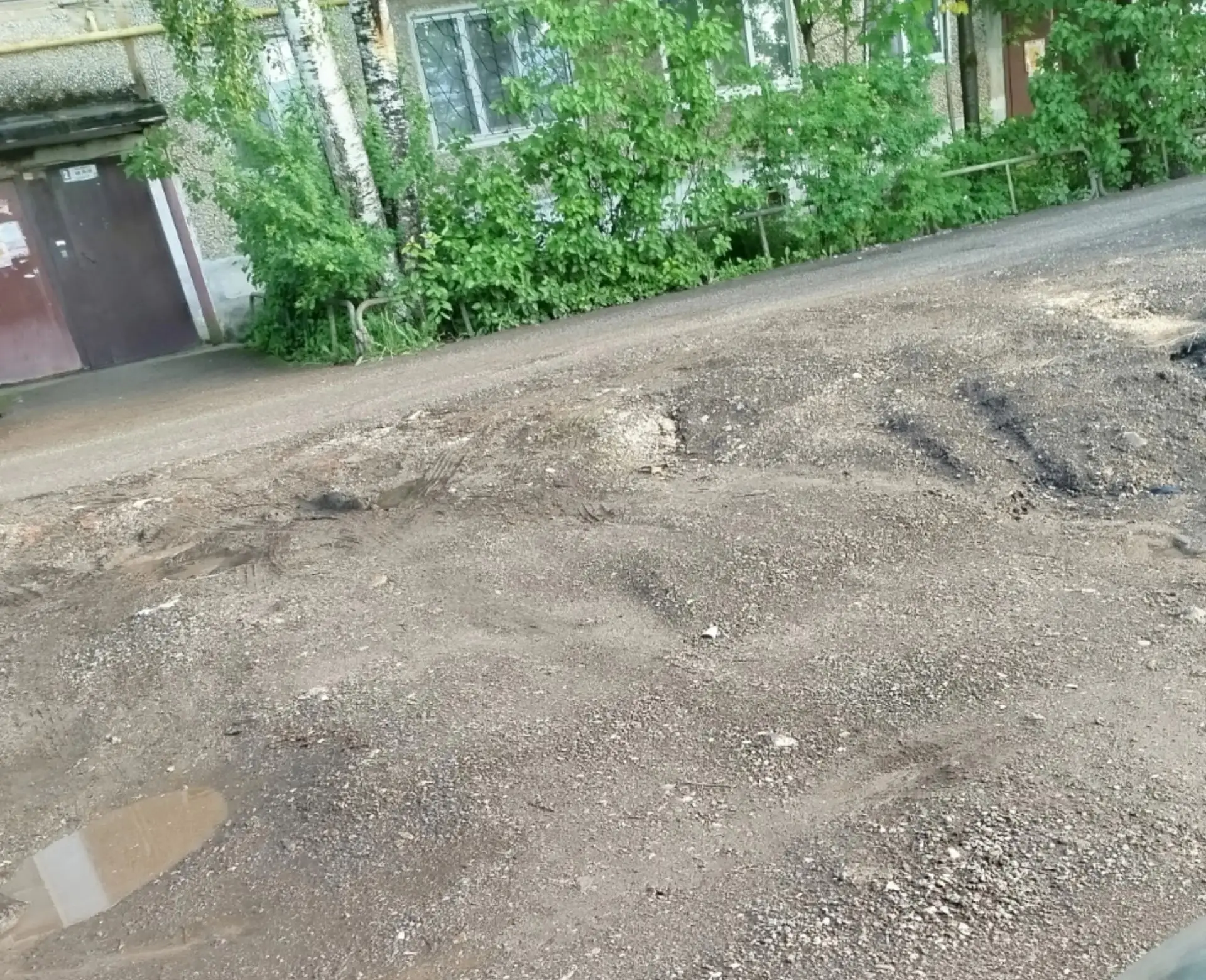 Уважаемые Гортеплоэнерго или Горводоканал,кто из вас менял в прошлом году трубы по адресу 50 лет ВЛК