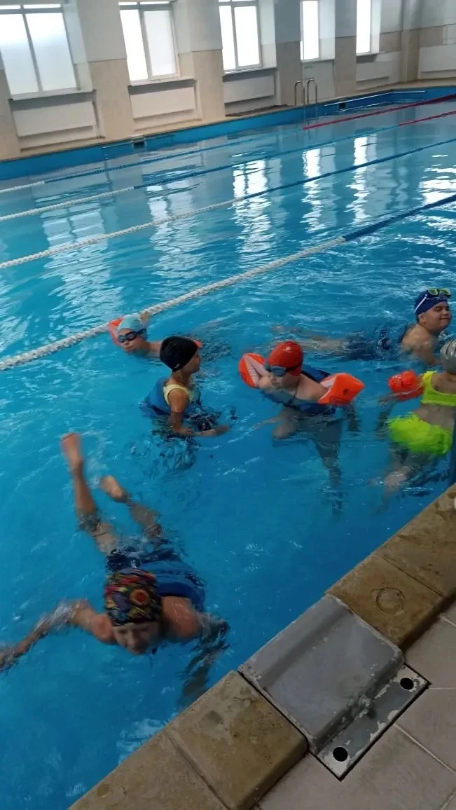 Оздоровительные каникулы 🏖️дети всегда охотно посещают летний лагерь, потому что каждый день наполн