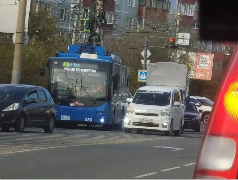 Троллейбус наехал на пешехода в Чите