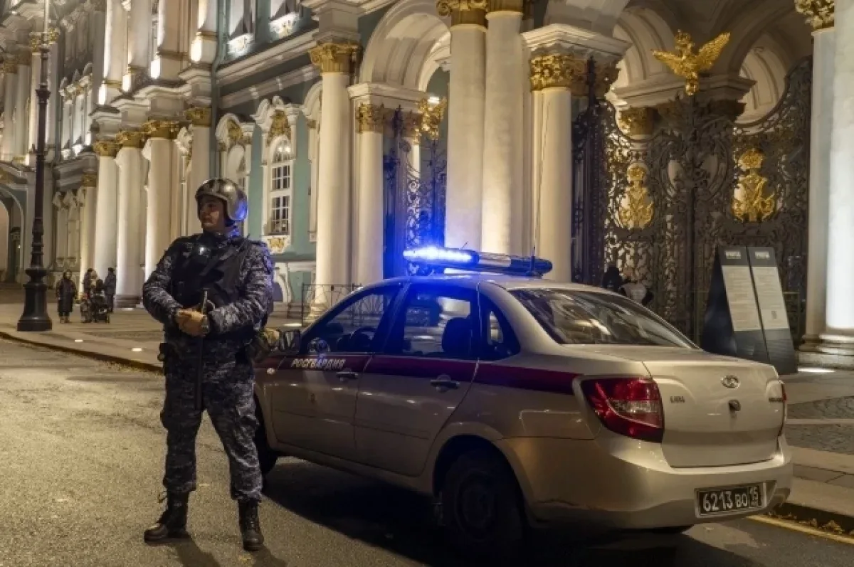 «Душа болела». Почему экспонаты Эрмитажа страдают от эпатажа?

Число людей, которые хотят выделиться