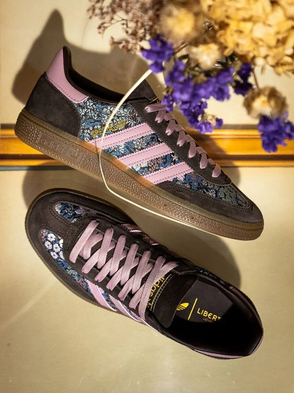 🌸🤎 Новые Adidas HANDBALL SPEZIAL X LIBERTY LONDON SHOES, доступны к заказу на adidas.com
