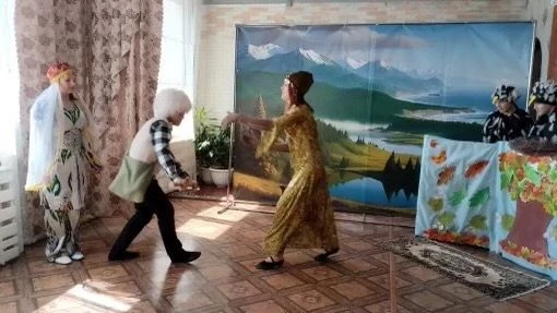 Воспитанники КГКУ «Дзержинский детский дом» приняли участие в окружном фестивале-конкурсе народных с