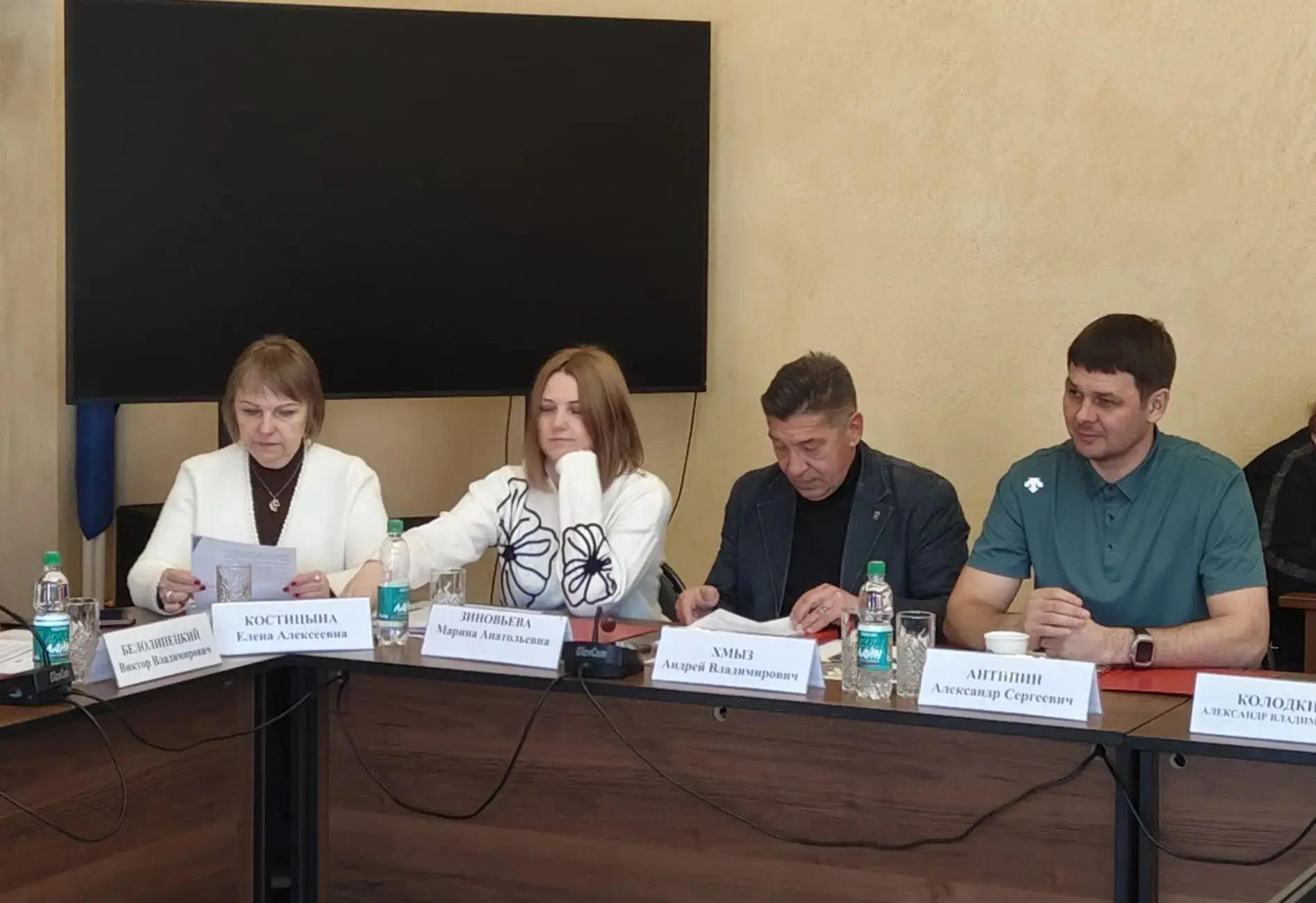 Принял участие в заседании Собрания депутатов, где вместе с коллегами обсудили ряд вопр...