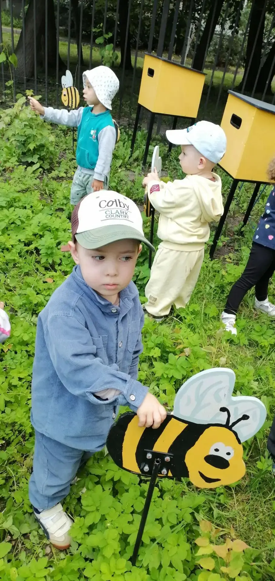 Наши маленькие путешественники в мире природы! 
Наша группа раннего возраста отправилась на увлекате