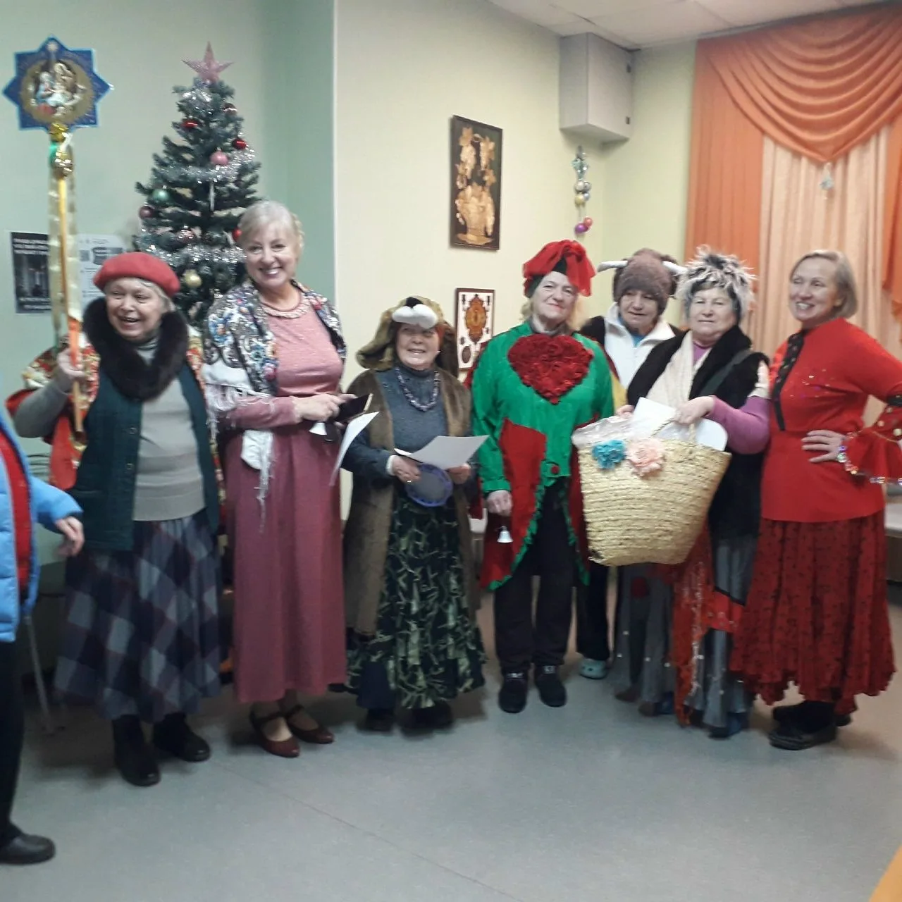 ❄ Сегодня с Колядками в отделение временного проживания-1 приходили Колядующие из отдел...