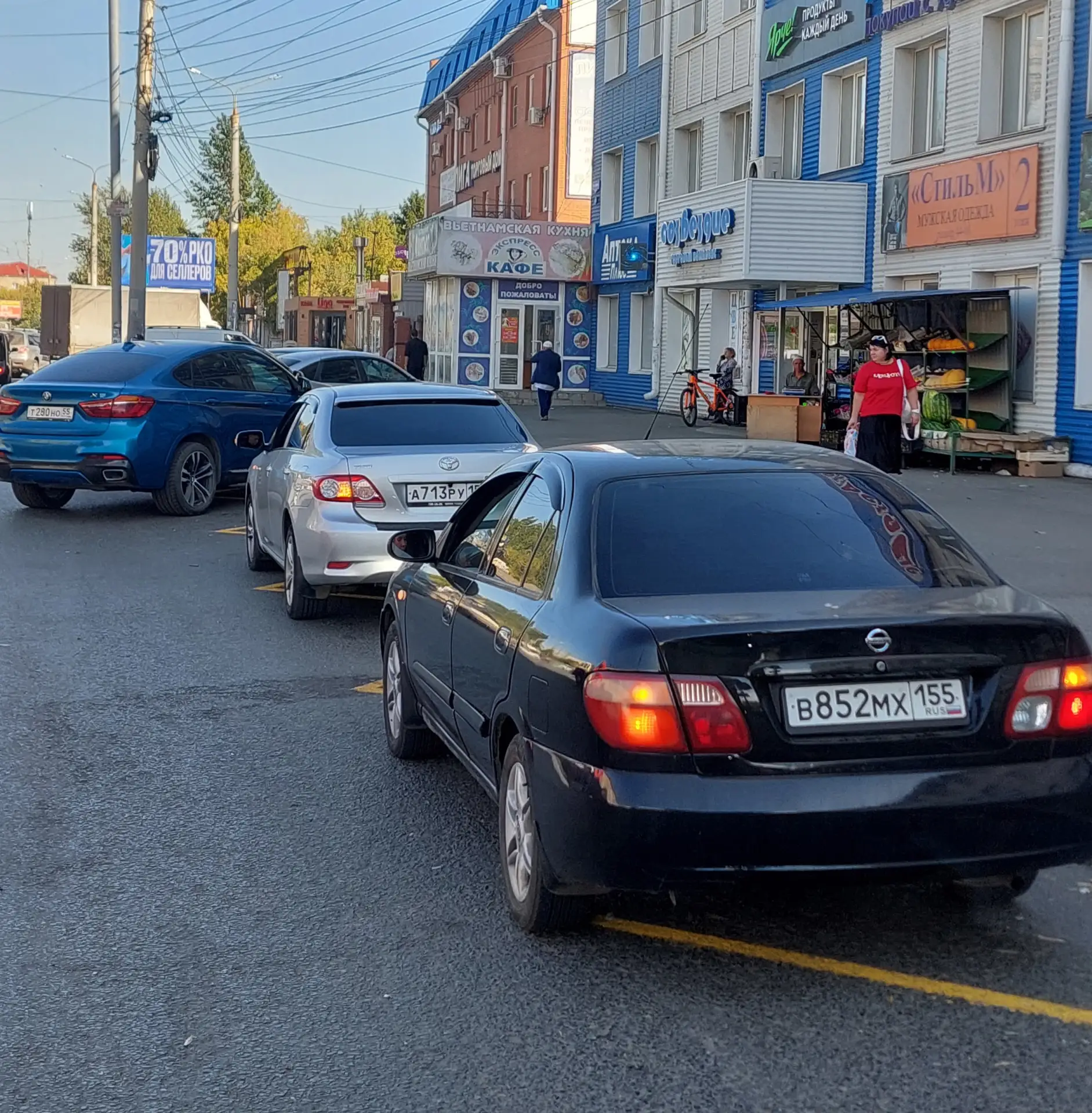 Автолюбители с куплеными правами уверены, что данная разметка жёлтого цвета означает ст...