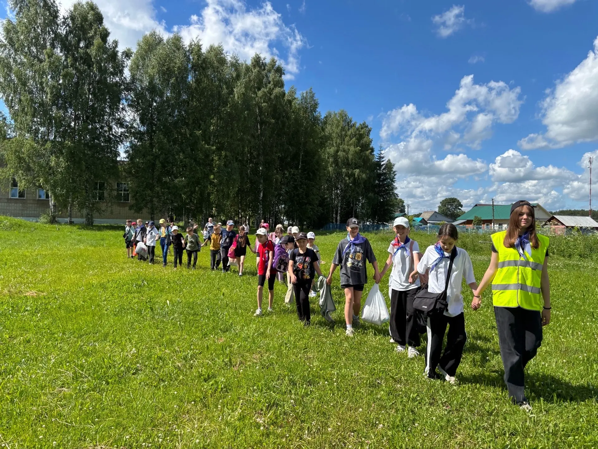 🌿⛺ День туризма в нашем летнем лагере прошёл ярко, весело и незабываемо!

С самого утра ребята отпр