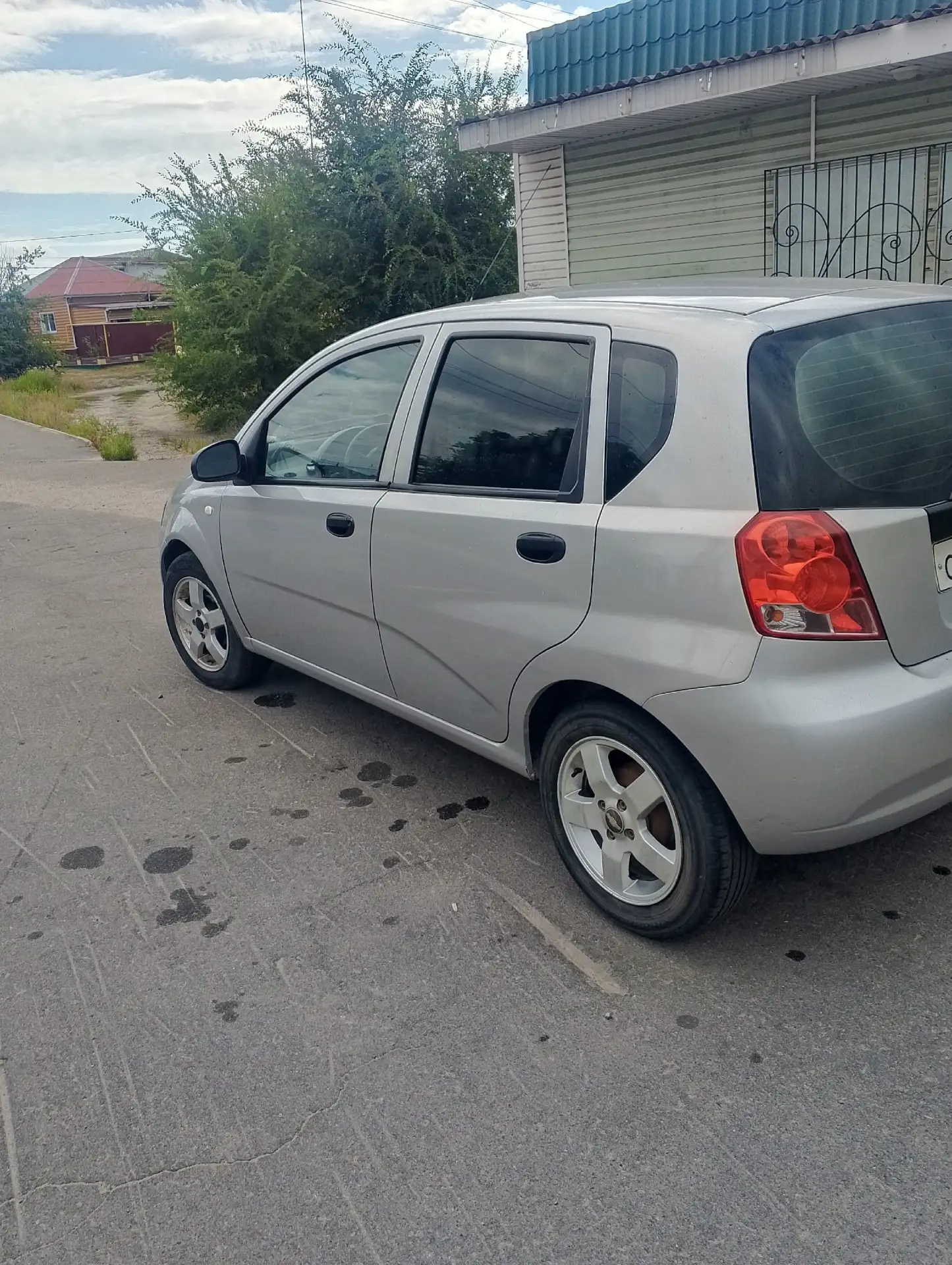 Продам Chevrolet Aveo хэтчбек 2007 г.в. объёмом 1.2 литра на 72 лошадиных силы. Расход ...