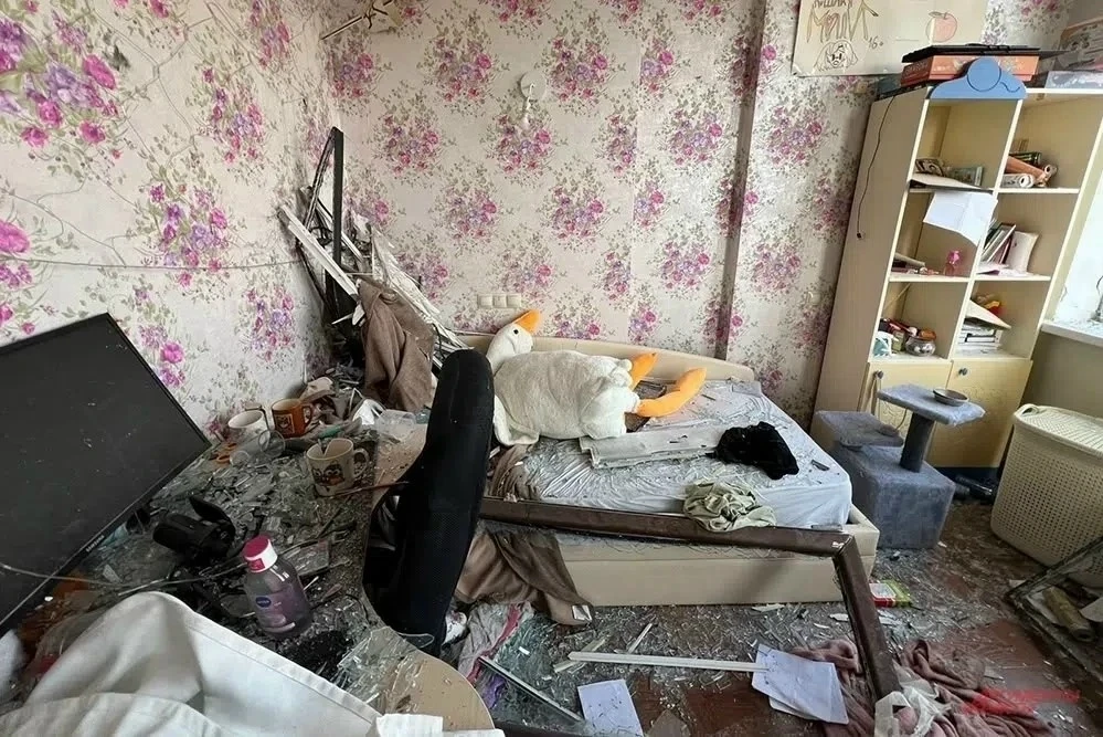 Жильцы, чьи квартиры пострадали от беспилотников, получат по 15 тысяч рублей

В июле украинские бесп