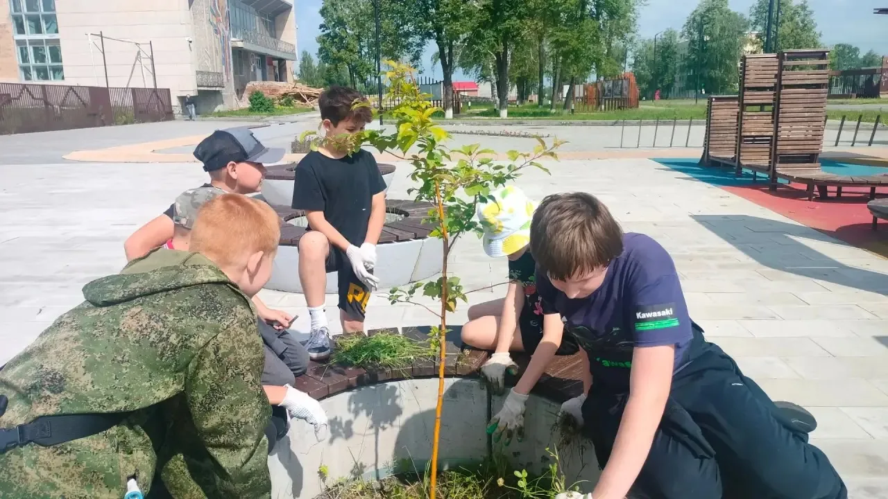 🌦️ 15 июня в школе начал работу профильный экологический отряд «Эколята» (руководитель Ольга Виктор