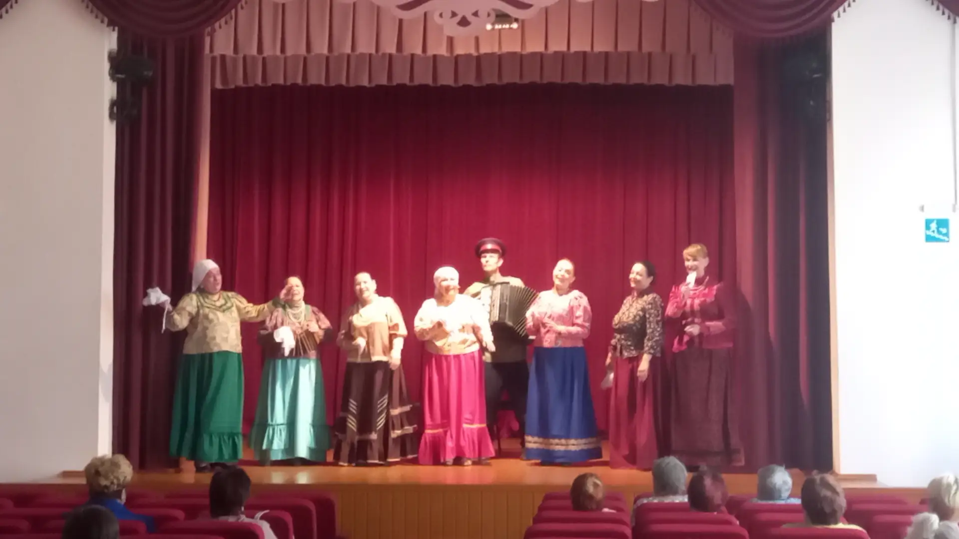 🎼🎤23 мая в Новорогачинском Доме культуры фольклорный казачий ансамбль "Фомин день" по...