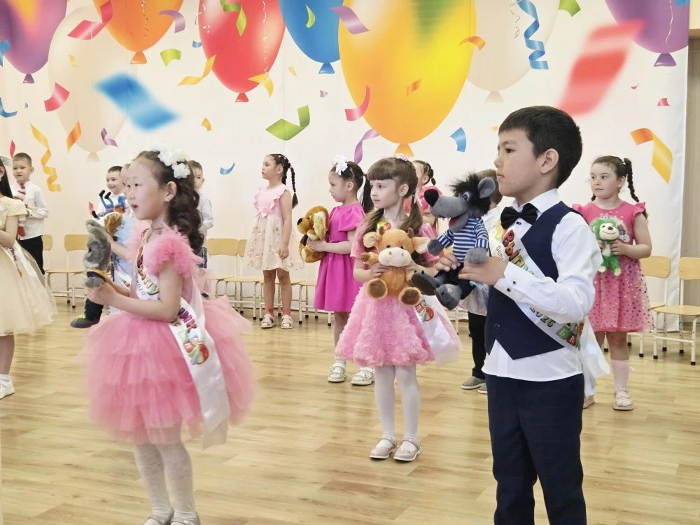 В добрый путь, дорогие наши выпускники! 💥💥💥