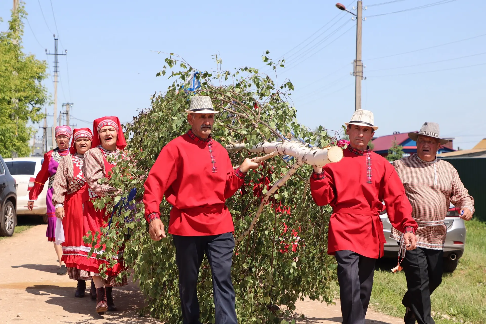 Тройсын - Җапрак бәйрәме җитә бит, карендәшләр!🌿