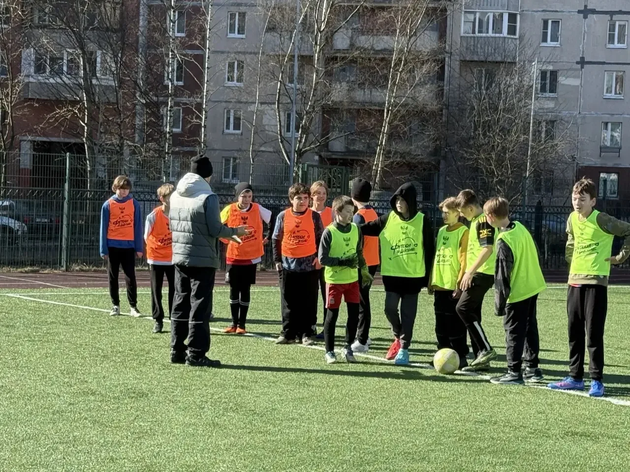 Школьный турнир по футболу: эмоции, борьба и настоящий спортивный дух!  В нашей школе прошли захваты