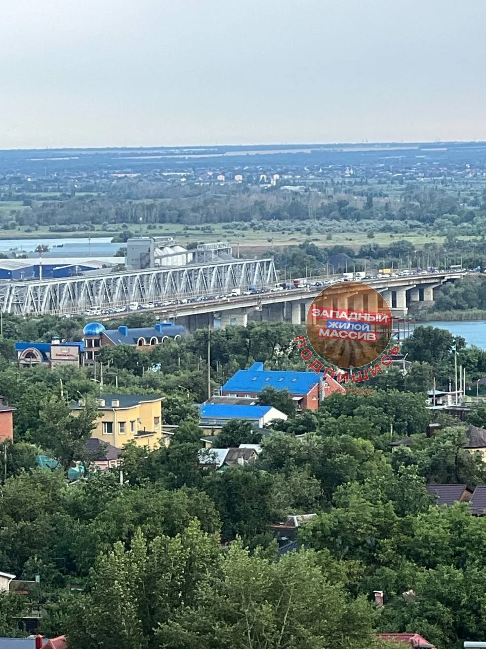 Жители сообщают, что сегодня была огромная  пробка в город со стороны Западного моста, ...