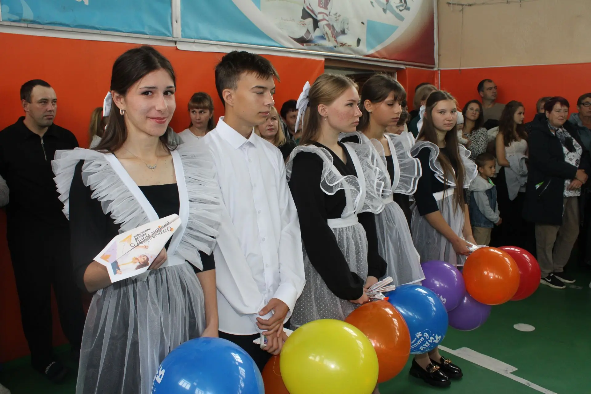 🎉 Торжественная линейка, посвящённая Дню знаний, прошла в нашей школе! 🎉