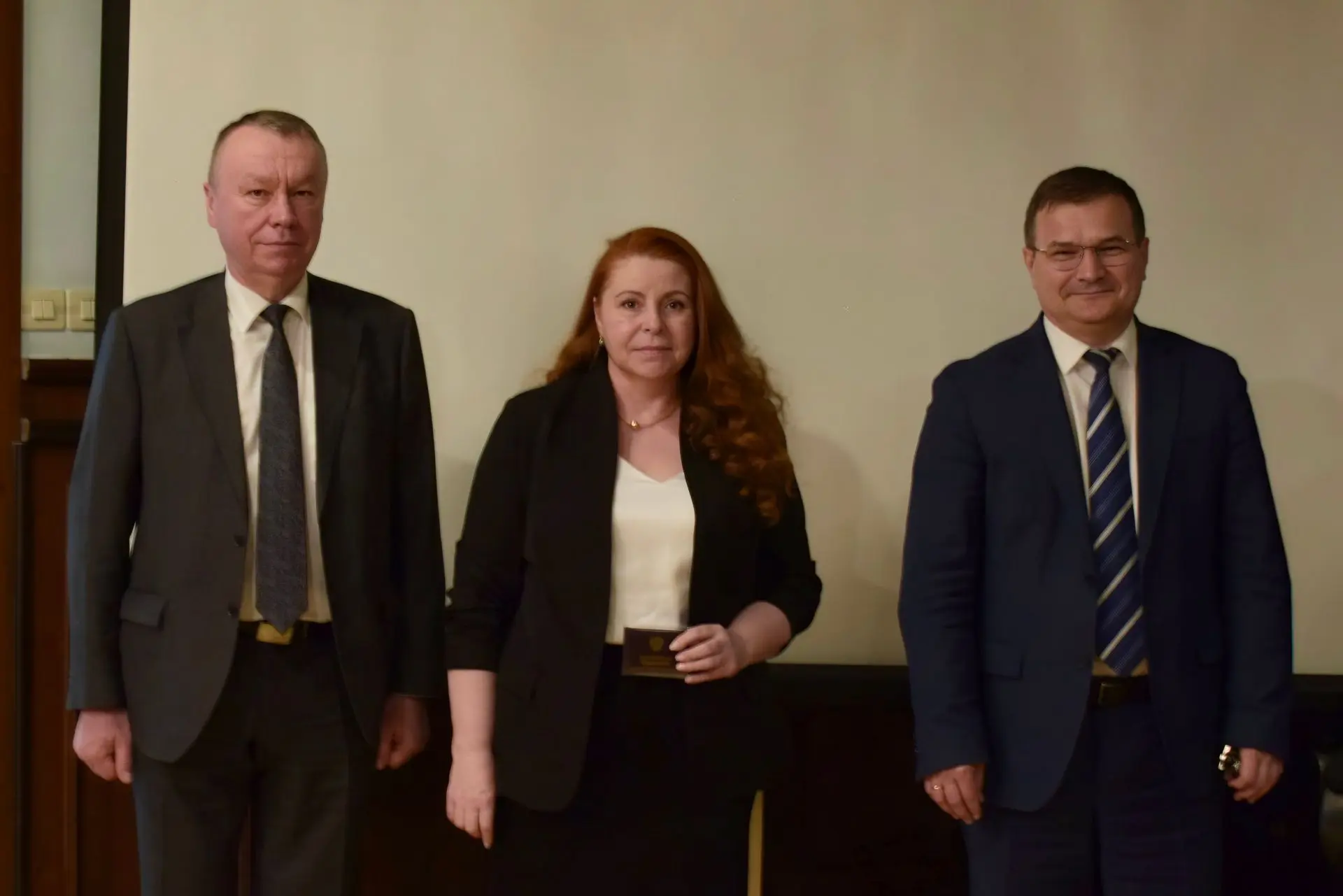 В Саратовском областном суде состоялось торжественное вручение удостоверения судье
 
29 мая 2026 год