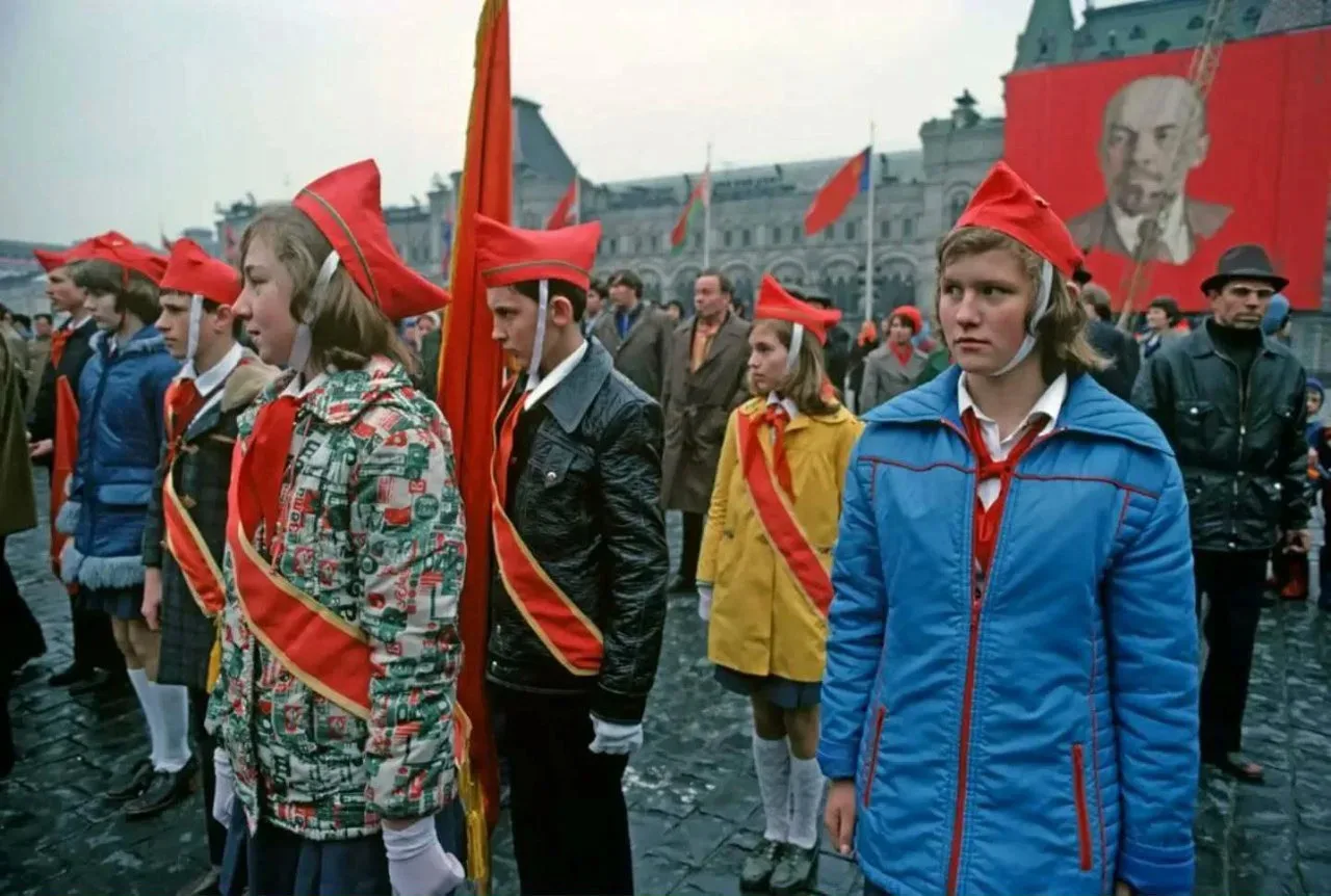 Пионеры на Красной площади. Москва. 1980-е годы.