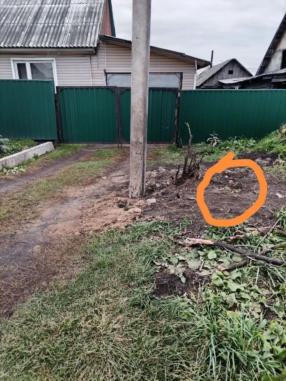 Здравствуйте, 1и2 октября горсеть ставила столбы по ул Кирова, вот посмотрите как они п...