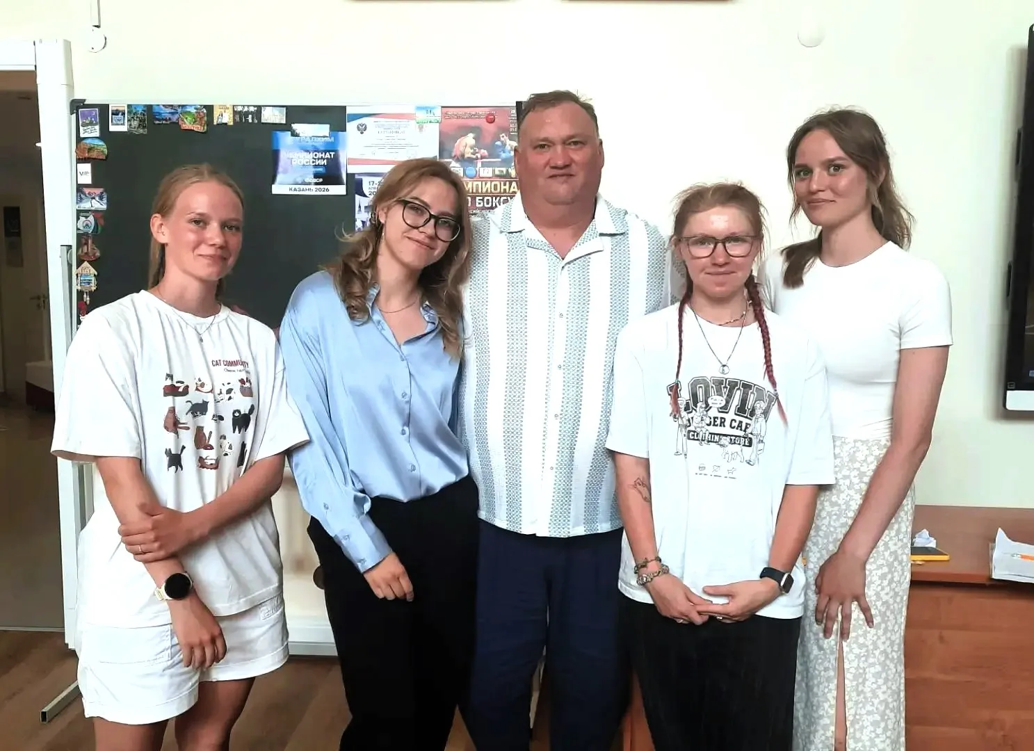 🙌 Сегодня в Югорском колледже‑интернате олимпийского резерва — важный шаг во взрослую жизнь: госуда