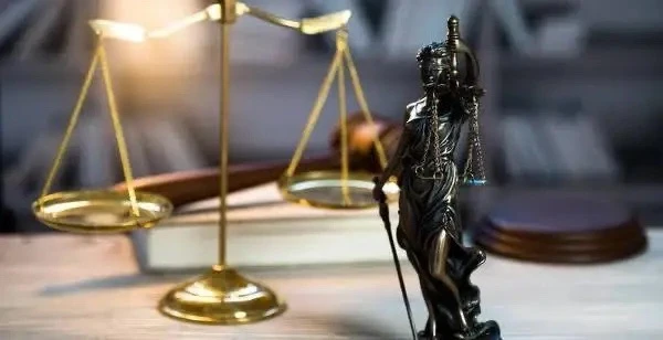 Внимание! 
Жителя Дагестана оштрафовали за фото в соцсетях. Всего лишь за одно личное фото!

На сним
