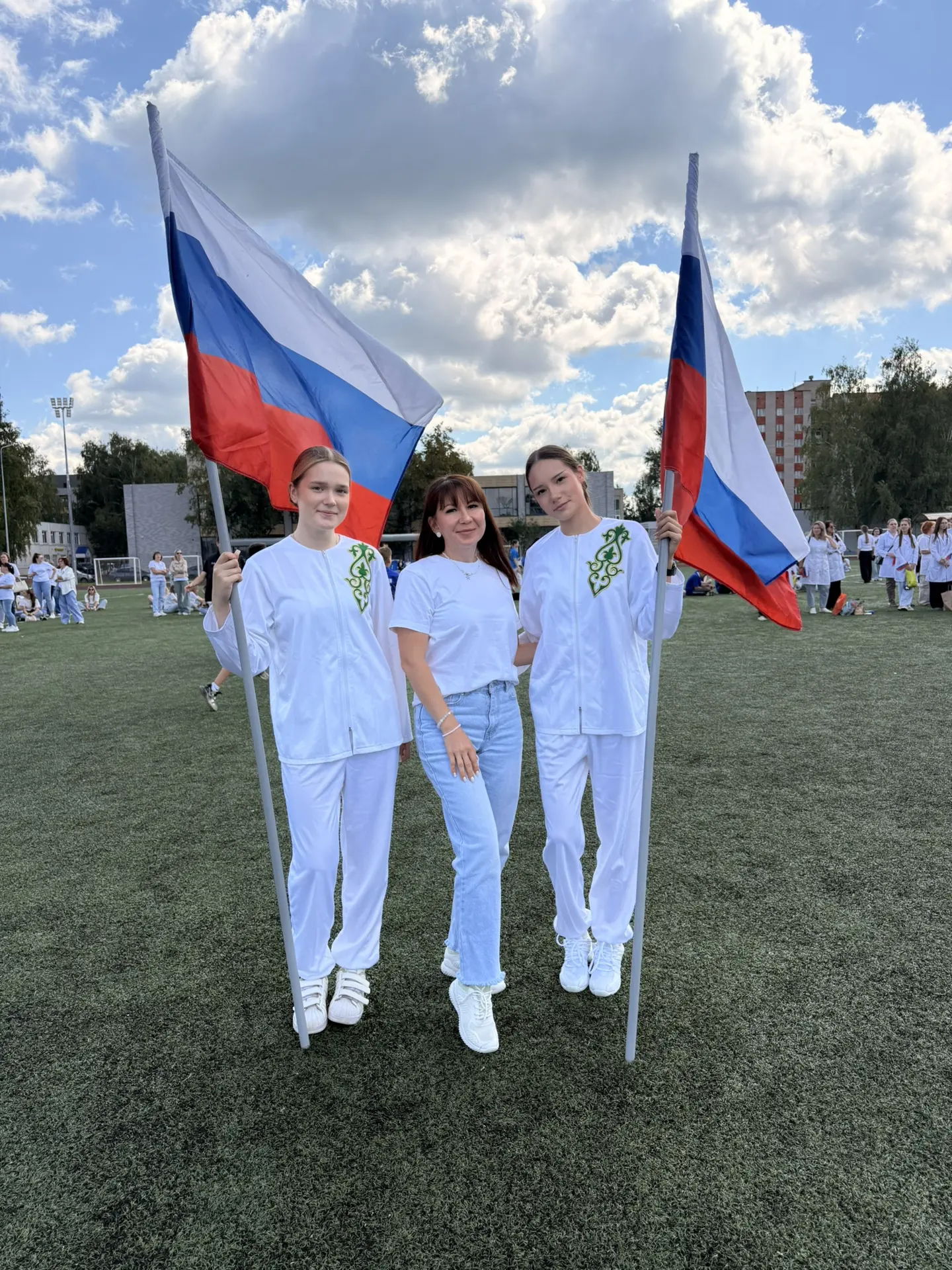 🇷🇺 22 августа на стадионе СК «СИБУР Арена - НК» педагог нашего детского сада приняла ...