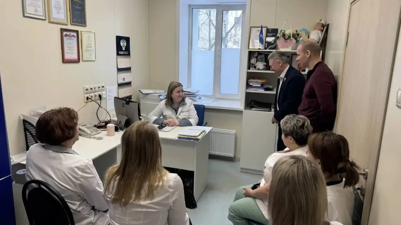 Вместе с заместителем главы #ЗабойкинЕВ и депутатом #МанукянСВ в рамках «здравчаса» пос...