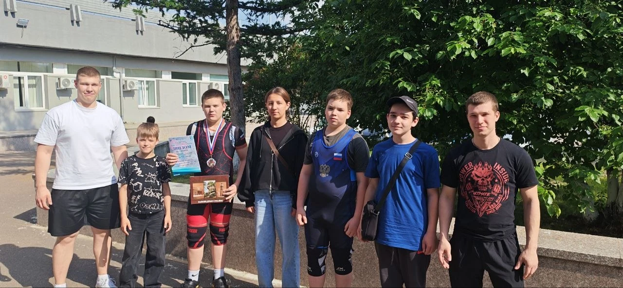 С 12 по 13 июня в г. Красноярске прошёл 🎉 IX краевой турнир по тяжёлой атлетике на призы МСМК Росси
