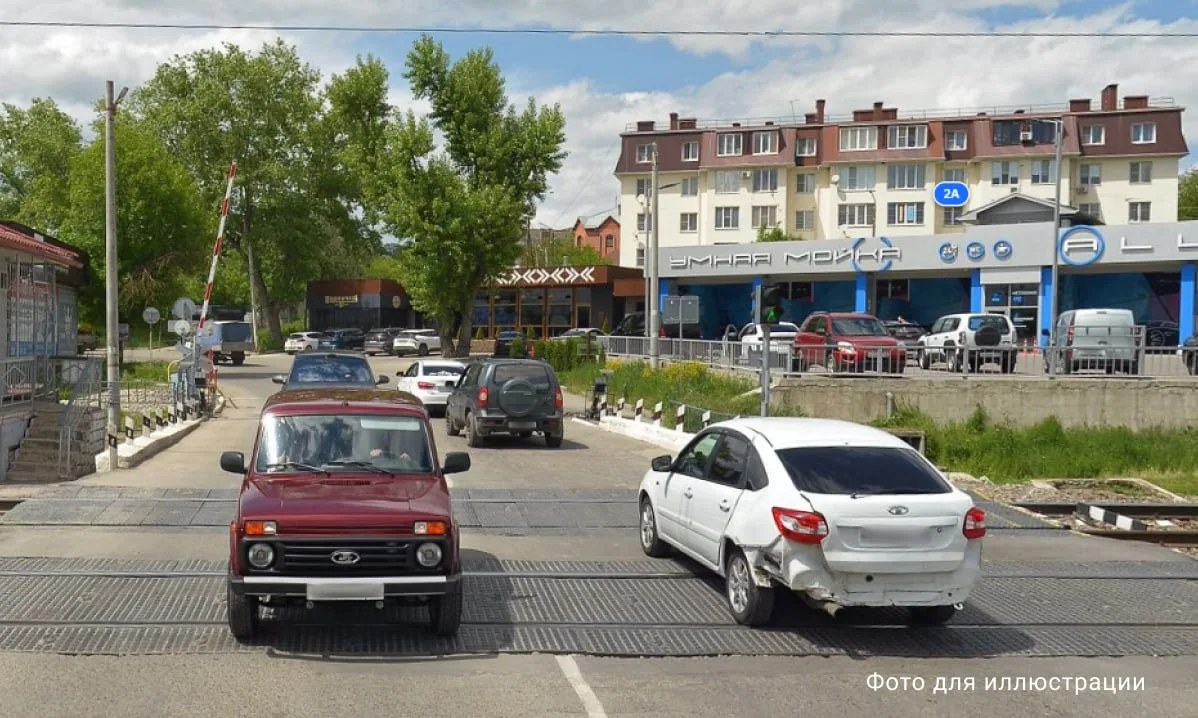 В Ессентуках электричка насмерть сбила человека, сообщил глава города Владимир Крутников.