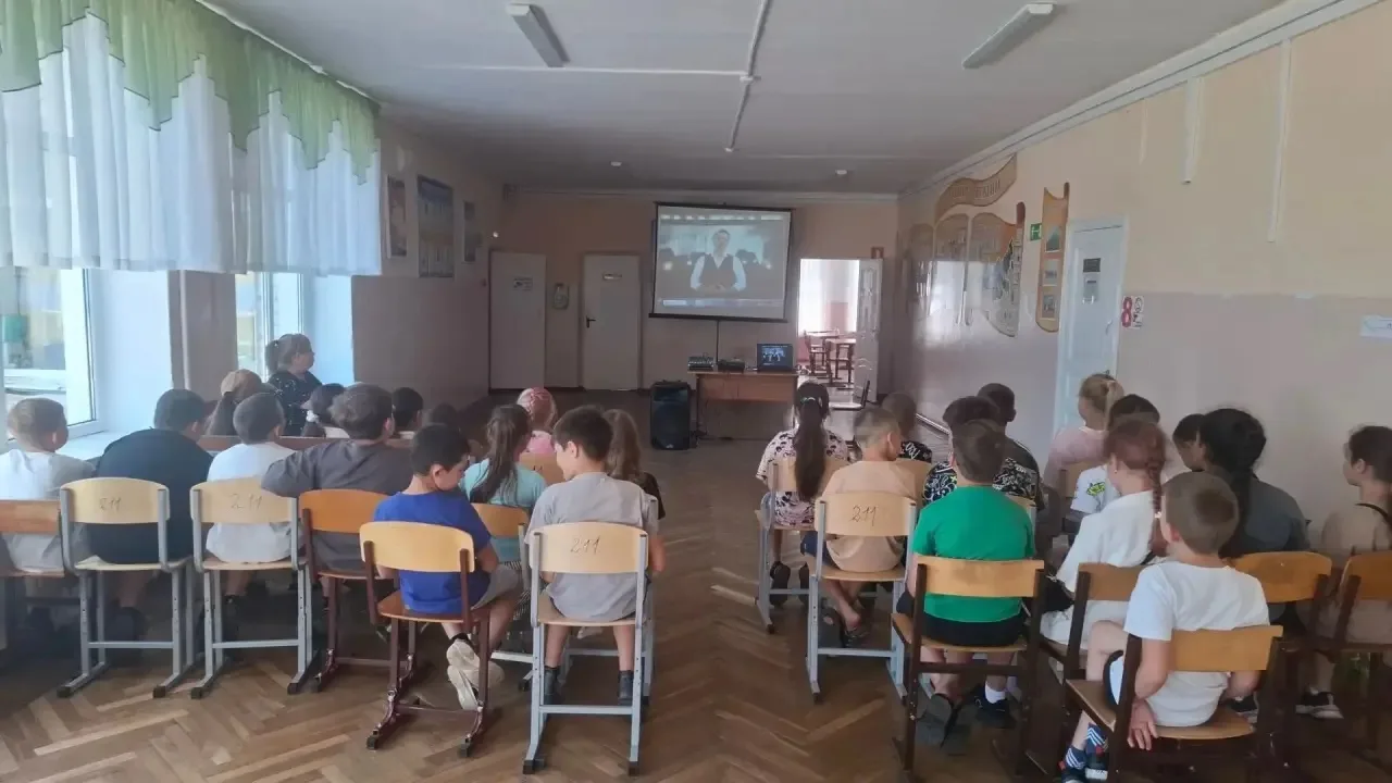 🎬 Наша школа — участник кинофестиваля «Потомки победителей»!

В эти дни наша школа стала частью мас