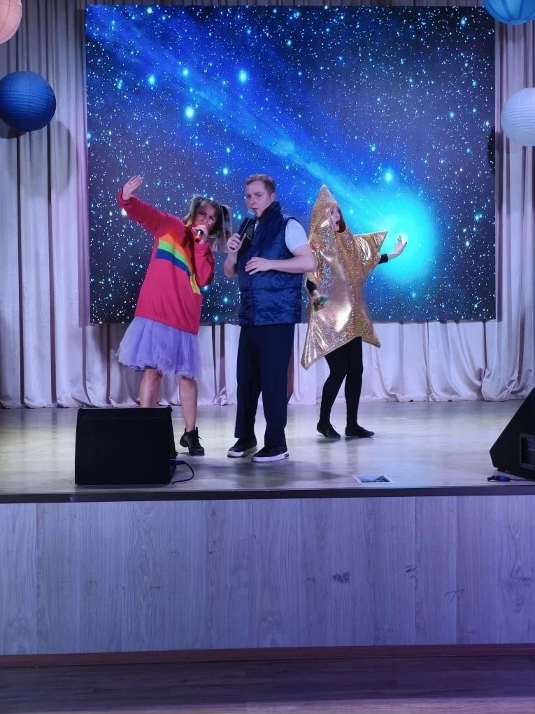 🎤🎭Ребята школьного лагеря "Дружба" приняли участие в познавательном спектакле "Поехали!" в рамках 