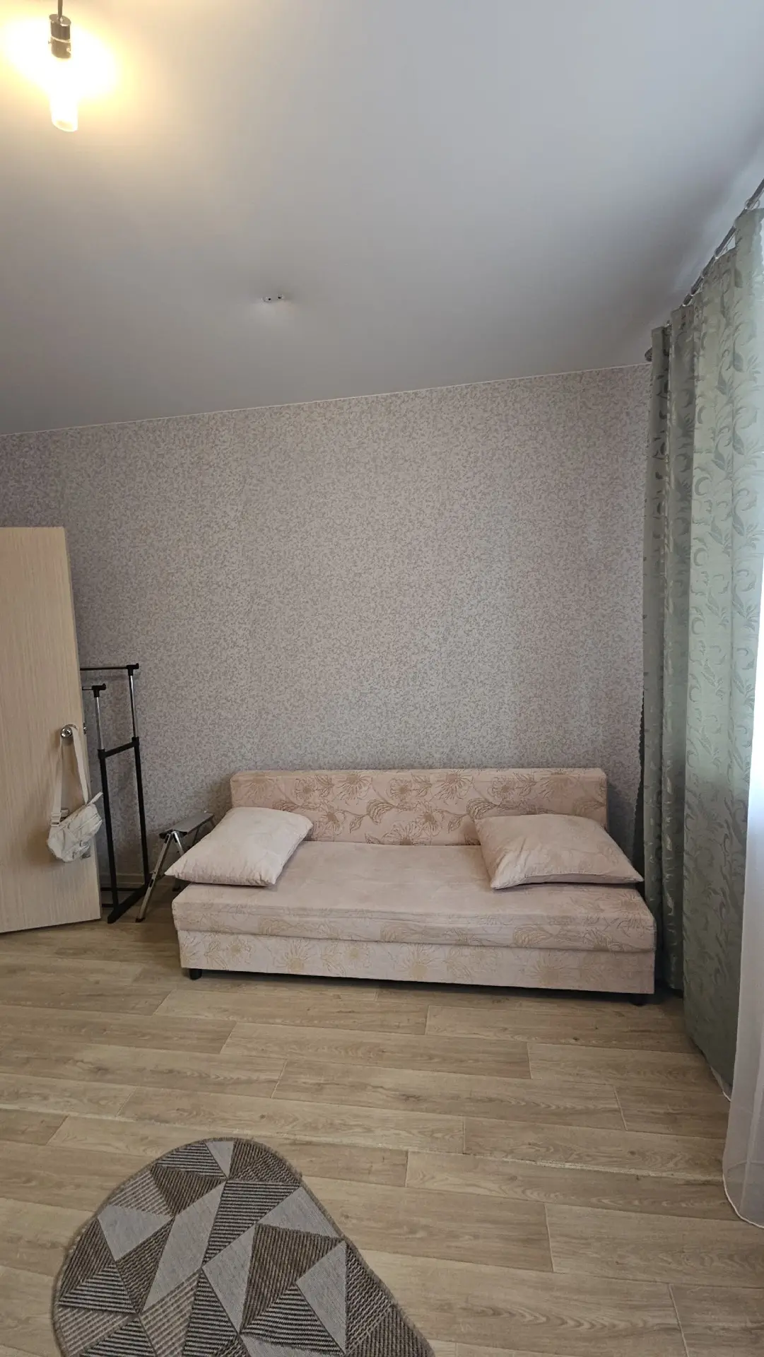 Агатовая,36. Ива