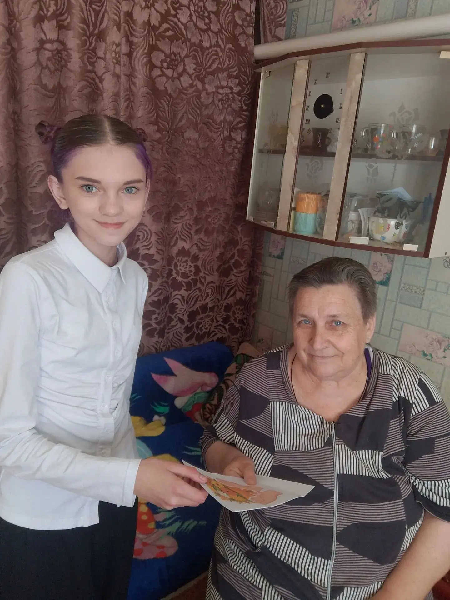 С теплом и заботой: в нашей школе прошла акция ко Дню пожилого человека