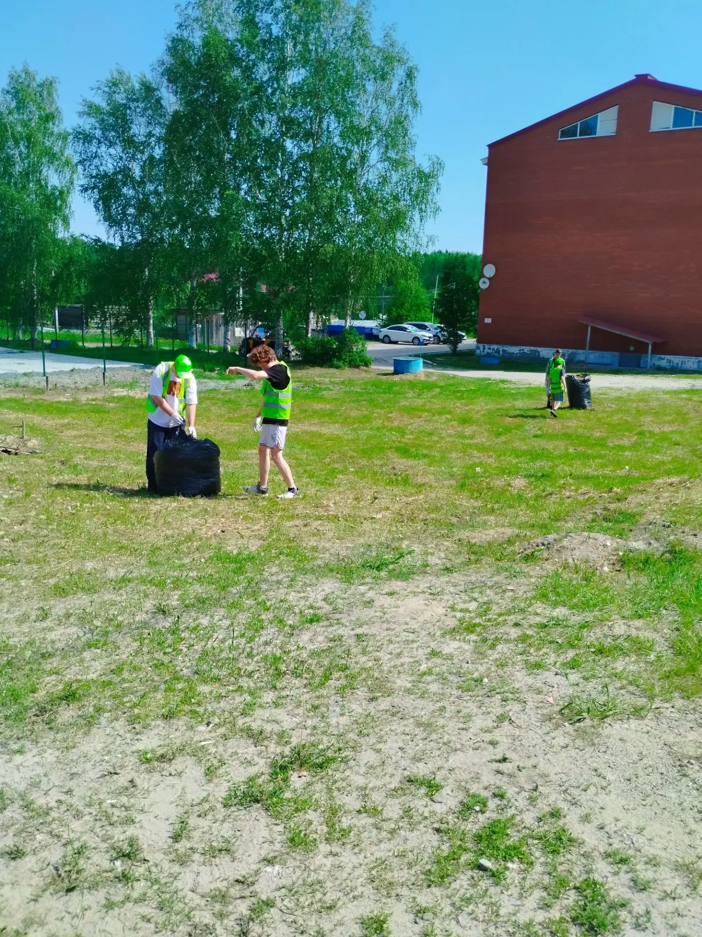 🌿✨ Дорогие жители нашего поселка! Давайте вместе создавать уют и красоту в нашем общем доме! ✨🌿

С